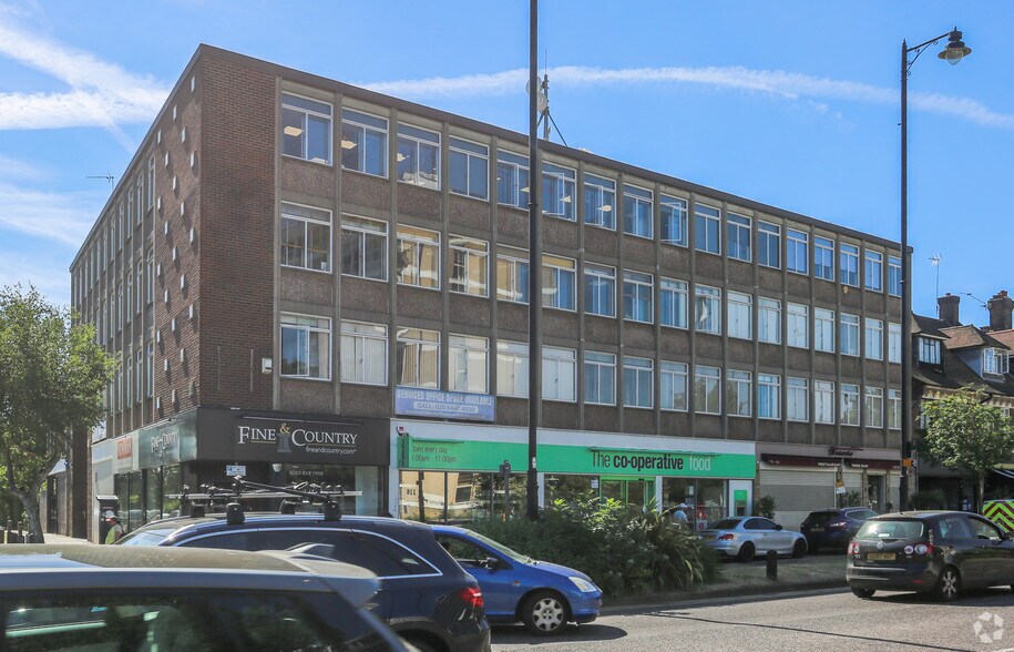 Mount Pleasant Rd, Barnet à louer - Photo de l’immeuble – Image 2 sur 19