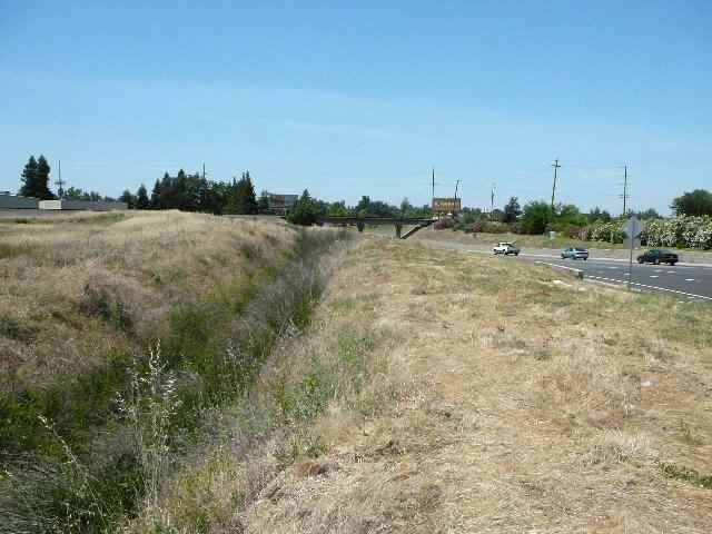 5958 Avondale Ave, Marysville, CA à louer - Photo de l’immeuble – Image 2 sur 8