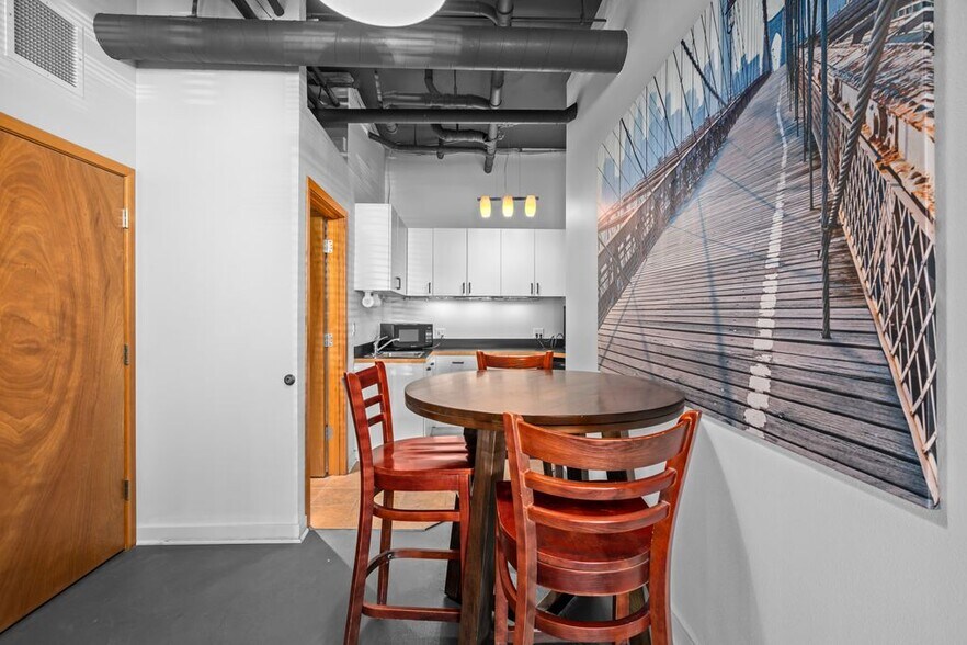 6042 Seaview Ave NW, Seattle, WA à vendre - Photo de l’immeuble – Image 2 sur 17