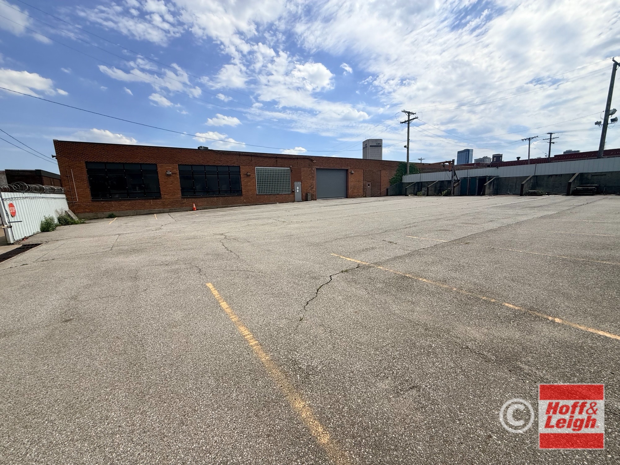 1570 E 25th St, Cleveland, OH à louer Photo principale– Image 1 sur 11