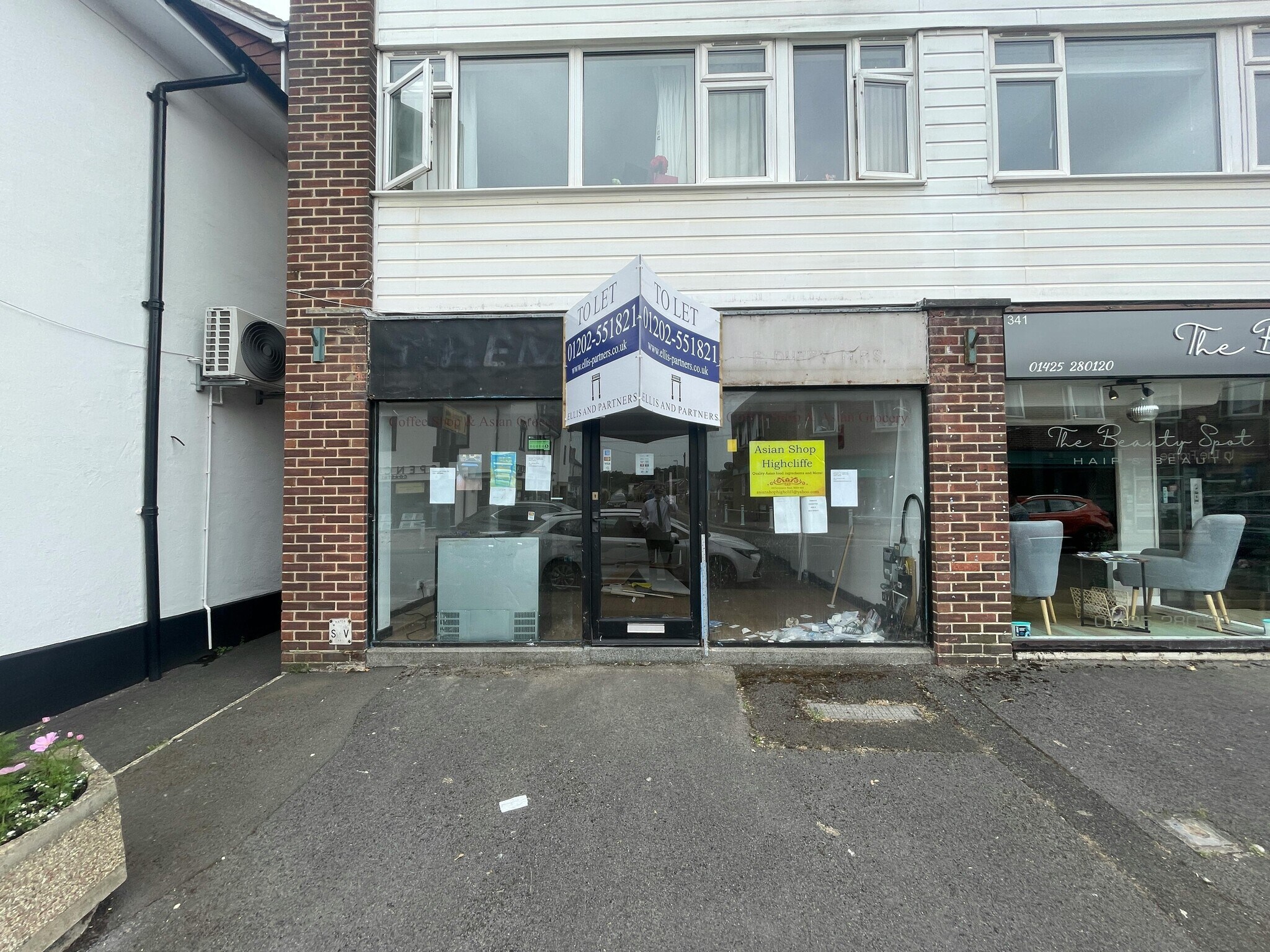341-345 Lymington Rd, Christchurch à louer Photo de l’immeuble– Image 1 sur 5