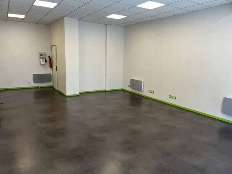 Local commercial dans Lyon à louer - Photo de l’immeuble – Image 3 sur 4