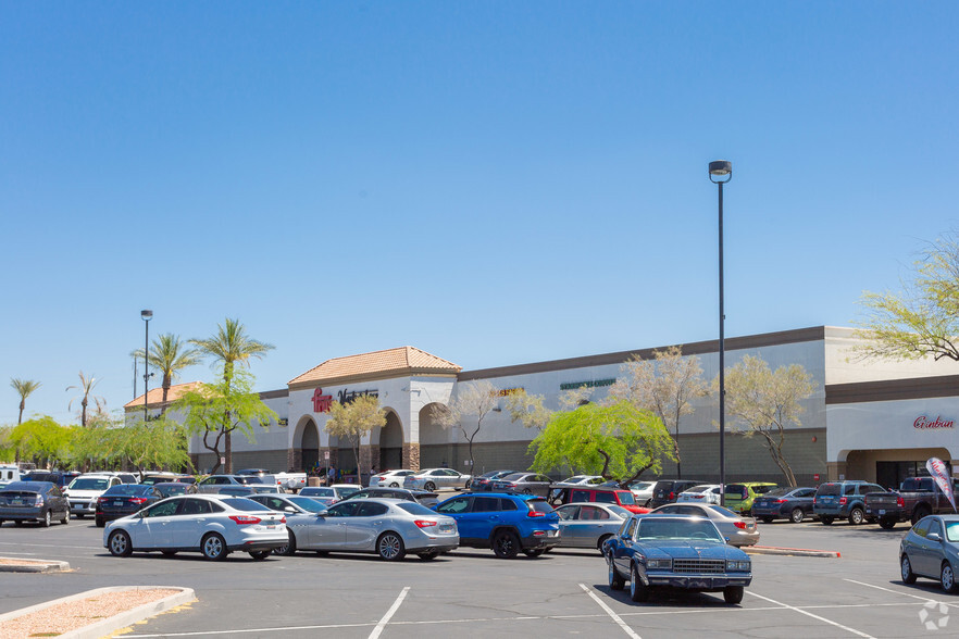 S 40th St, Phoenix, AZ à louer - Photo de l’immeuble – Image 1 sur 15