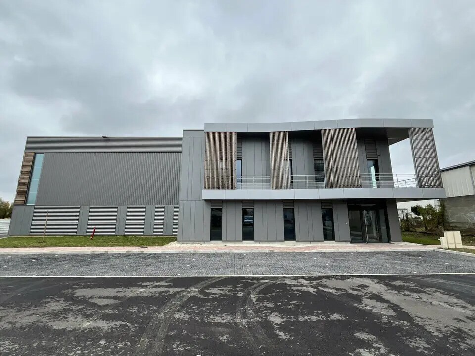 Local d'activités dans Courtry à vendre Photo de l’immeuble– Image 1 sur 10