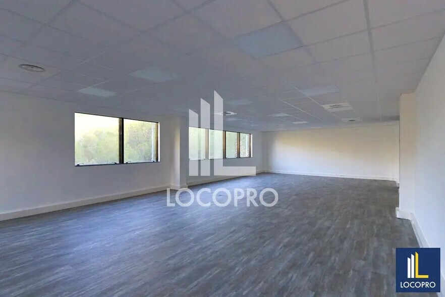 Bureau dans Aix-en-Provence à louer - Photo de l’immeuble – Image 3 sur 6