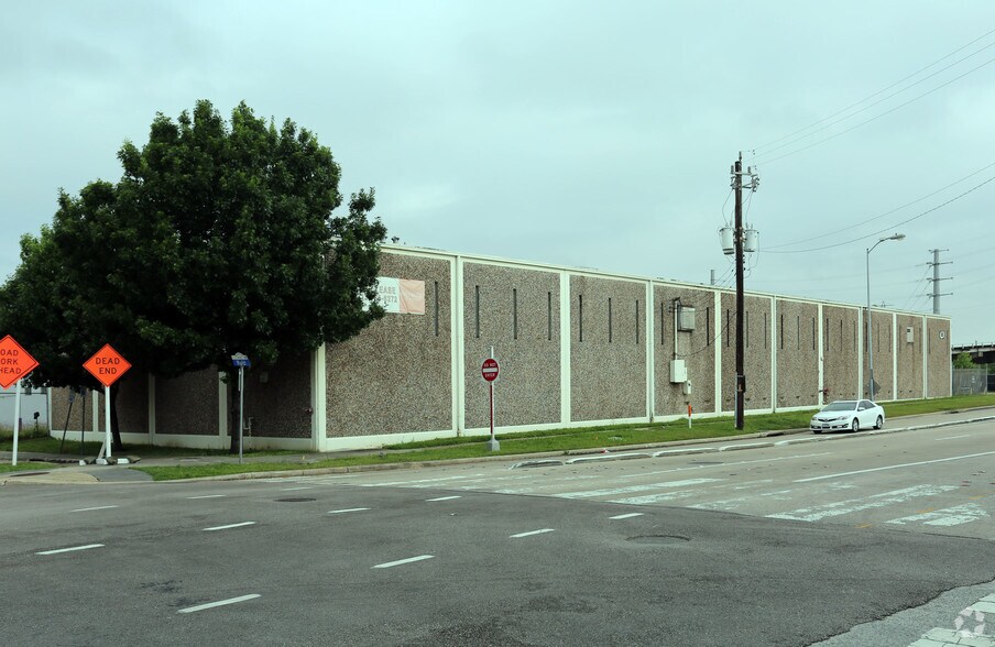 103 N Jackson St, Houston, TX à louer - Photo de l’immeuble – Image 3 sur 5