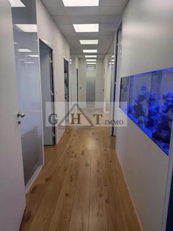 Plus de détails pour Bureau à vendre