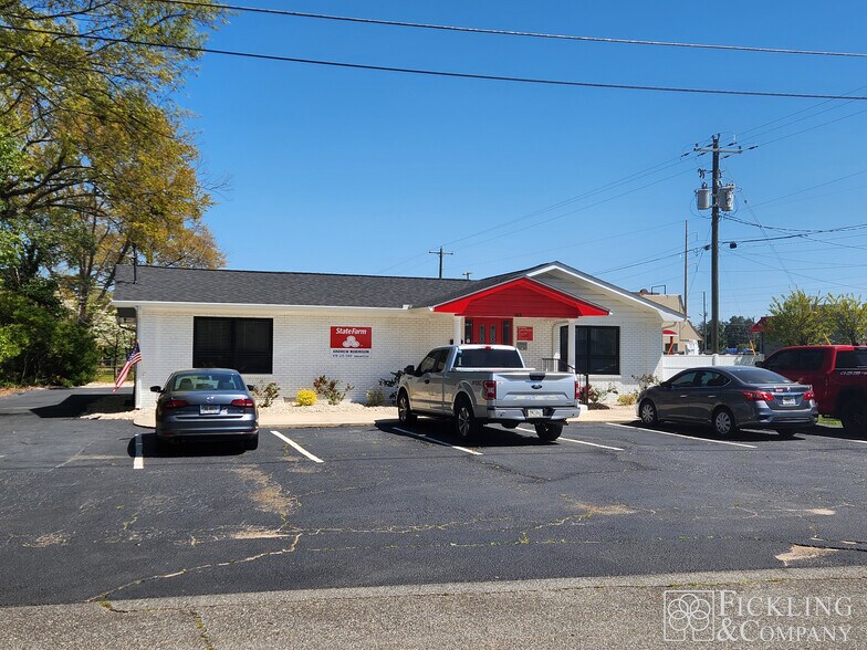 102 Lois Dr, Warner Robins, GA à louer - Photo de l’immeuble – Image 2 sur 10