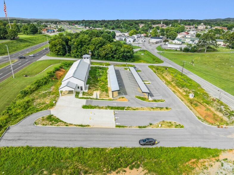 105 Warren St, Madisonville, TN à vendre - Photo de l’immeuble – Image 3 sur 7