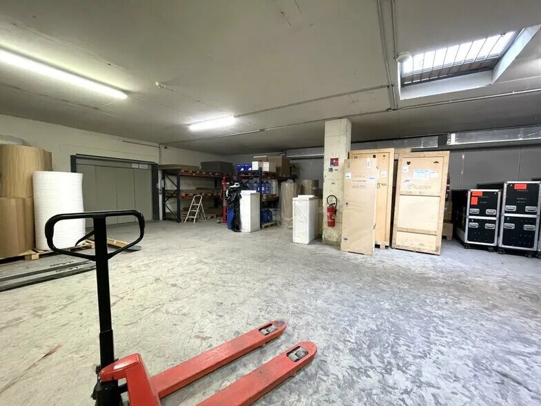 Industriel/Logistique dans Saint-Laurent-du-Var à louer - Photo intérieure – Image 3 sur 12