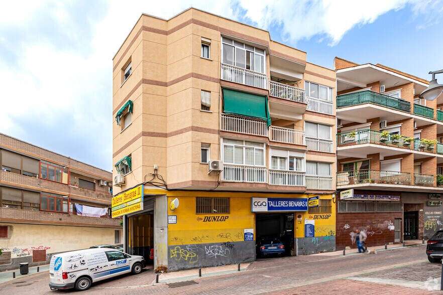 Immeuble residentiel dans Alcobendas, Madrid à vendre - Photo de l’immeuble – Image 2 sur 3