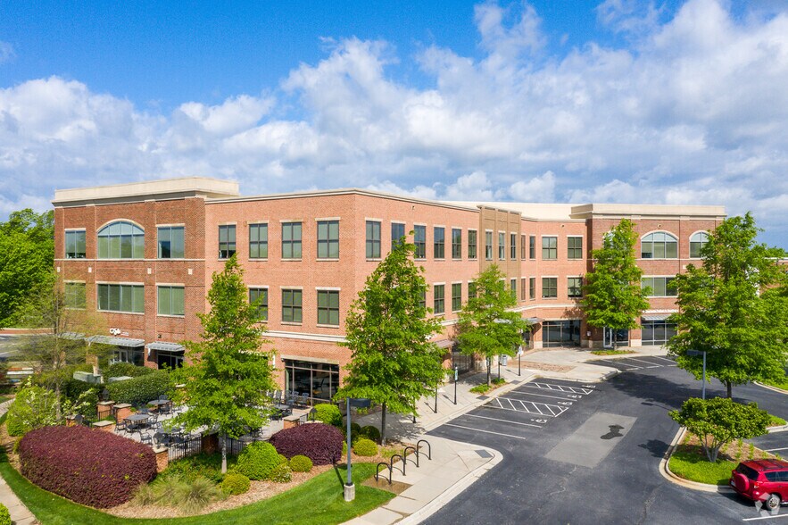 130 Harbour Place Dr, Davidson, NC à louer - Photo principale – Image 1 sur 4