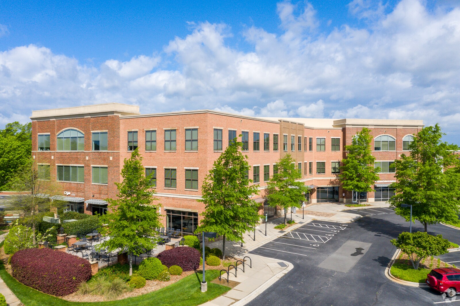 130 Harbour Place Dr, Davidson, NC à louer Photo principale– Image 1 sur 5
