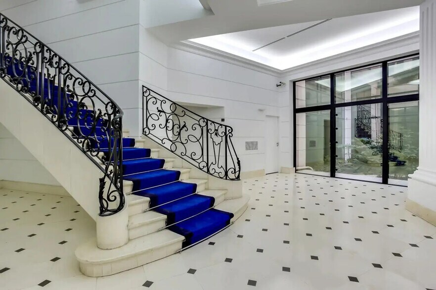 41 Rue De La Bienfaisance, Paris à louer - Hall d’entrée – Image 2 sur 14