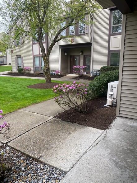 150 River Rd, Montville, NJ à louer - Photo de l’immeuble – Image 3 sur 9