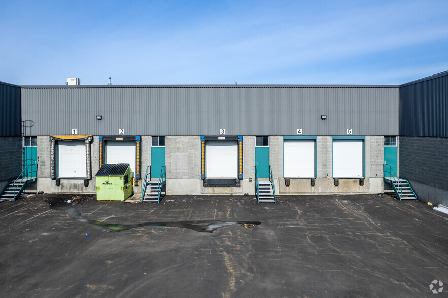 6400-6420 Rue Abrams, Montréal, QC à louer - Photo de l’immeuble – Image 3 sur 4