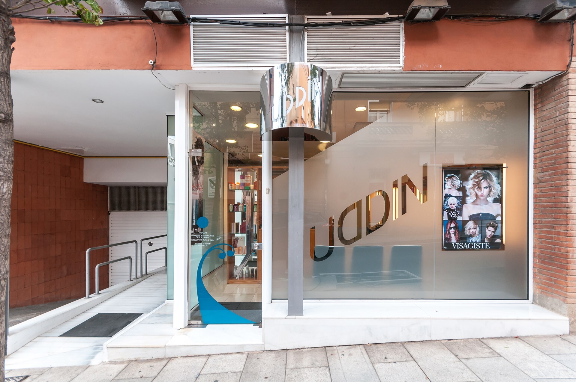 Local commercial dans Sant Just Desvern, Barcelona à louer Photo intérieure– Image 1 sur 19