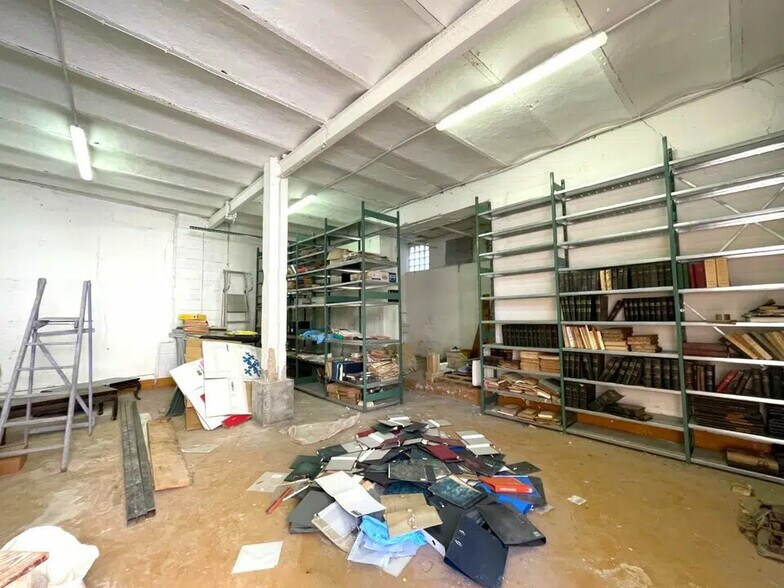 Industriel/Logistique dans Beausoleil à louer - Photo de l’immeuble – Image 2 sur 6