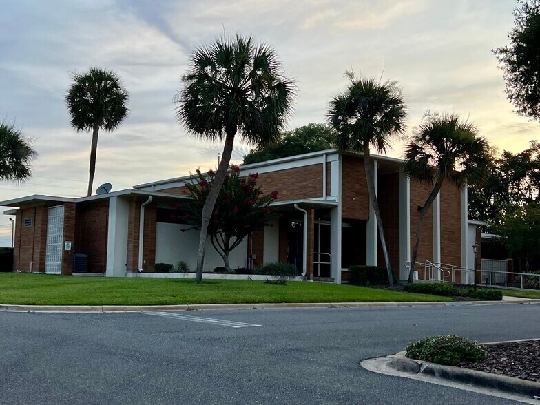 1409 W Main St, Leesburg, FL à louer - Photo de l’immeuble – Image 2 sur 3