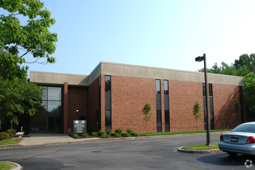 16 Corporate Woods Blvd, Albany, NY à louer - Photo de l’immeuble – Image 2 sur 7