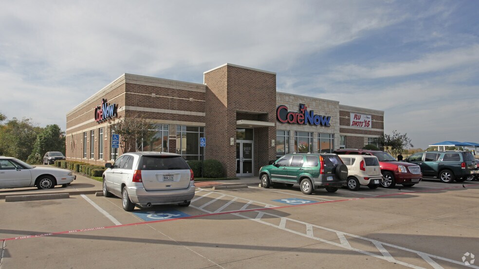 7400 McCart Ave, Fort Worth, TX à vendre - Photo de l’immeuble – Image 1 sur 5