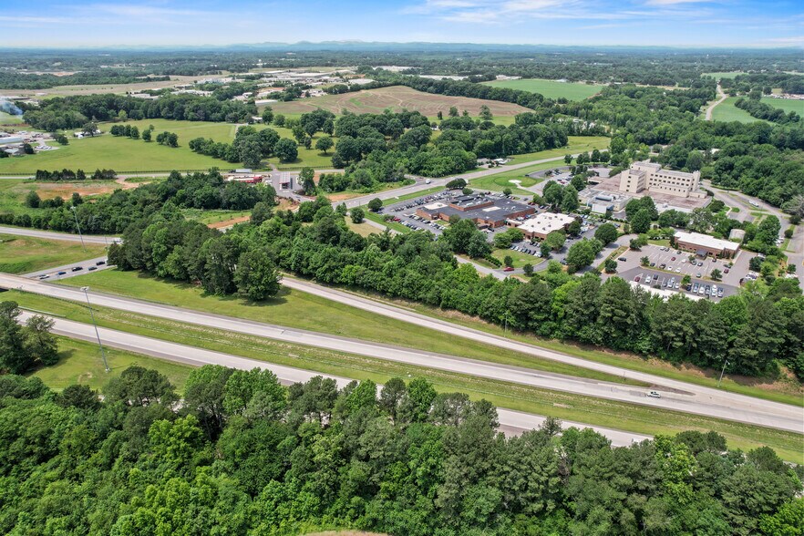 122 Sherlock Dr, Statesville, NC à vendre - Photo de l’immeuble – Image 3 sur 16