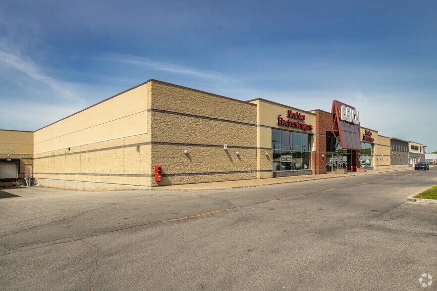 6801-6821 Boul Newman, Montréal, QC à louer - Photo principale – Image 1 sur 13