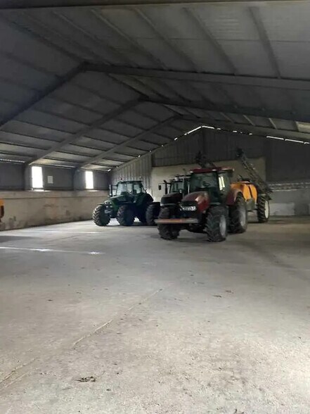 Local d’activités dans Chèvreville à louer - Photo de l’immeuble – Image 2 sur 3