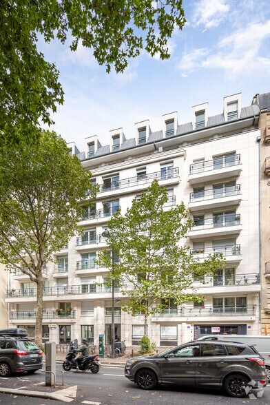 9/11 avenue Ledru-Rollin, Paris à louer - Photo de l’immeuble – Image 2 sur 2