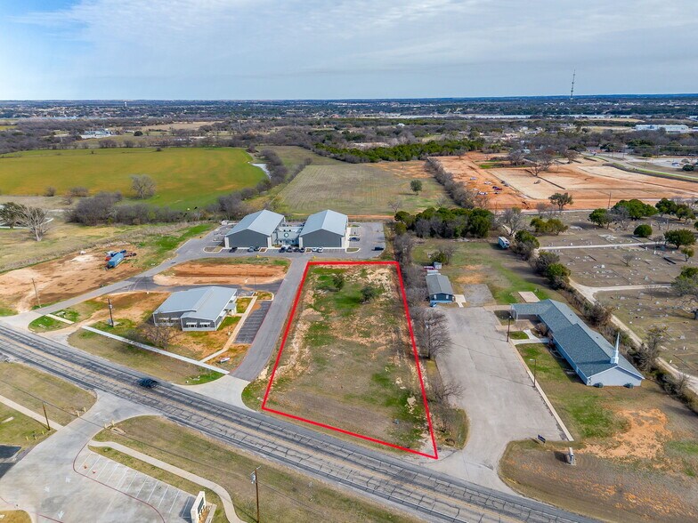 900 Tucker Wy, Granbury, TX à vendre - Photo de l’immeuble – Image 2 sur 13