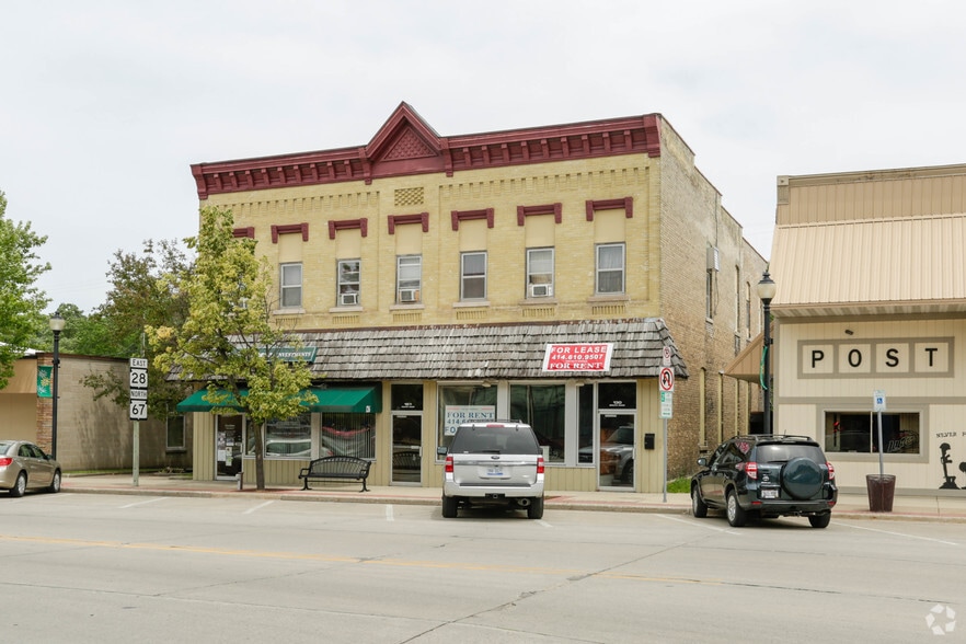 126-130 S Main St, Mayville, WI à louer - Photo principale – Image 1 sur 3