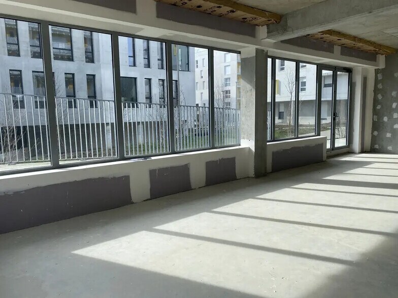 Local commercial dans Nantes à vendre - Photo de l’immeuble – Image 2 sur 4