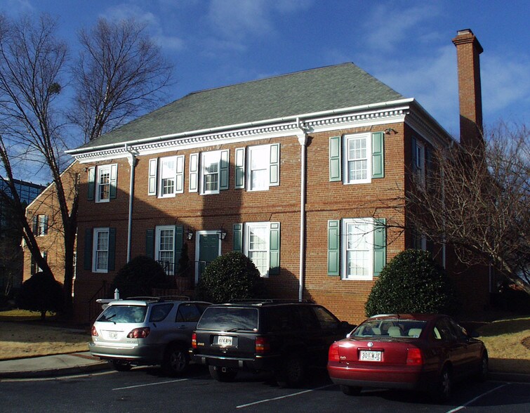 1827 Powers Ferry Rd SE, Atlanta, GA à louer - Photo de l’immeuble – Image 3 sur 40