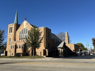 Plus de détails pour 1642 S 77th St, West Allis, WI - Spécialisé à vendre