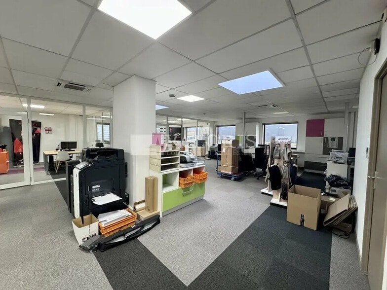 Industriel/Logistique dans Saint-André-de-Corcy à louer - Photo de l’immeuble – Image 2 sur 6