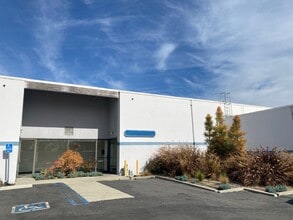 10851-10865 Portal Dr, Los Alamitos, CA à louer Photo intérieure– Image 1 sur 17