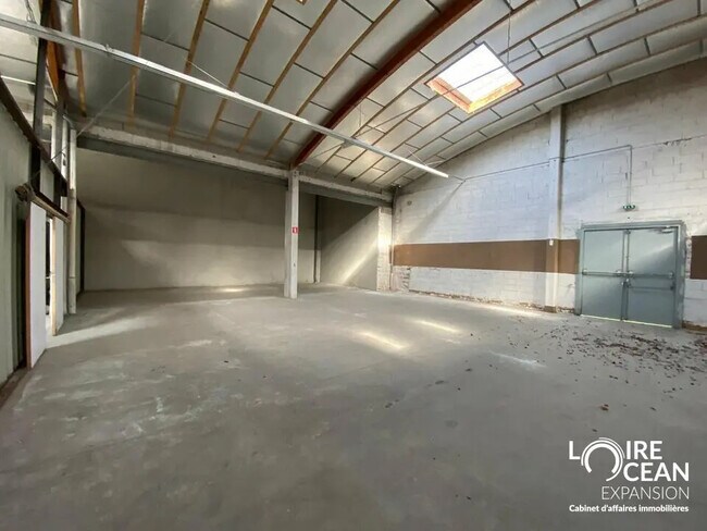 Plus de détails pour Industriel/Logistique à louer