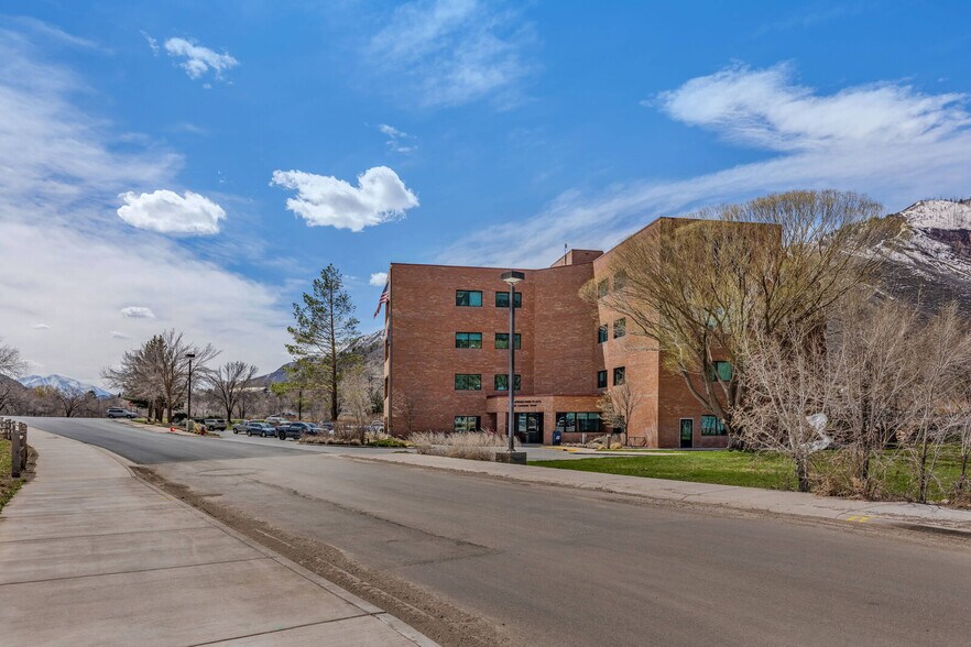 201 Centennial St, Glenwood Springs, CO à louer - Photo de l’immeuble – Image 3 sur 6