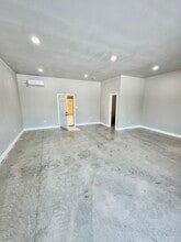 1247 Watson E Ln, New Braunfels, TX à louer Photo de l’immeuble– Image 2 sur 13