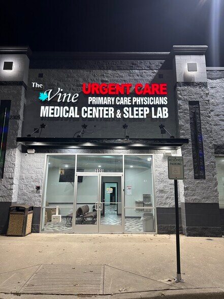 1661 Eastchase Pkwy, Fort Worth, TX à louer - Photo de l’immeuble – Image 2 sur 48