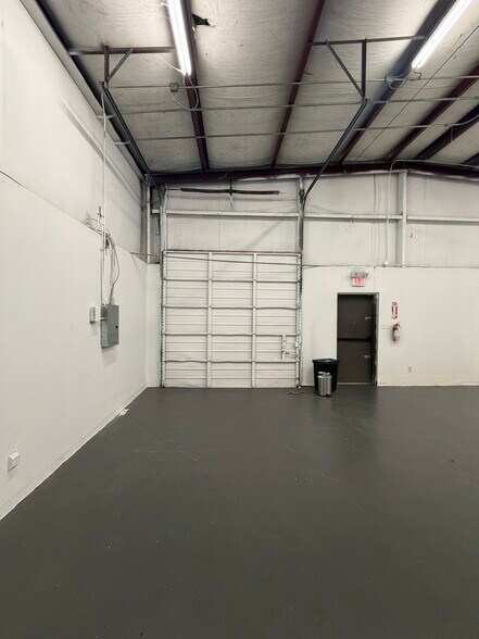 4429 Spencer Hwy, Pasadena, TX à louer - Photo de l’immeuble – Image 2 sur 25
