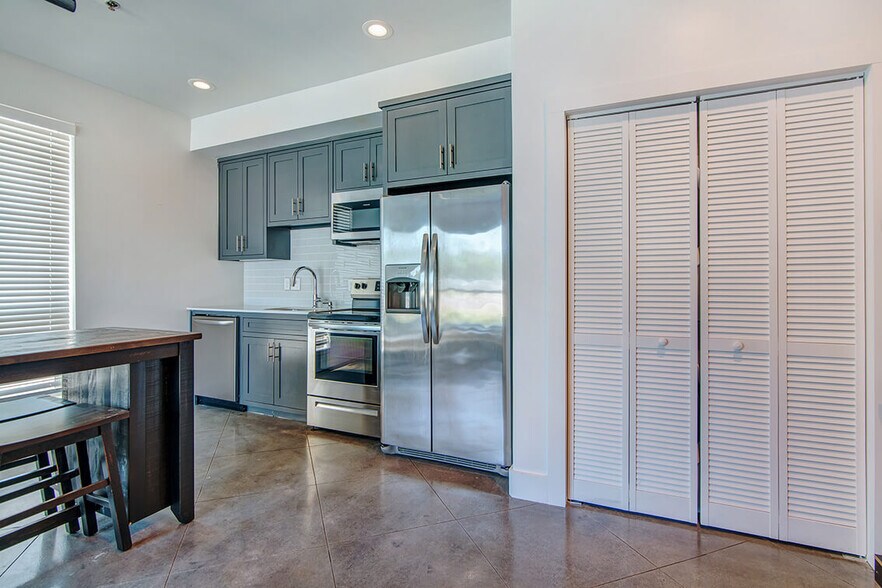 404 Industrial St, Denton, TX à vendre - Photo de l’immeuble – Image 3 sur 30