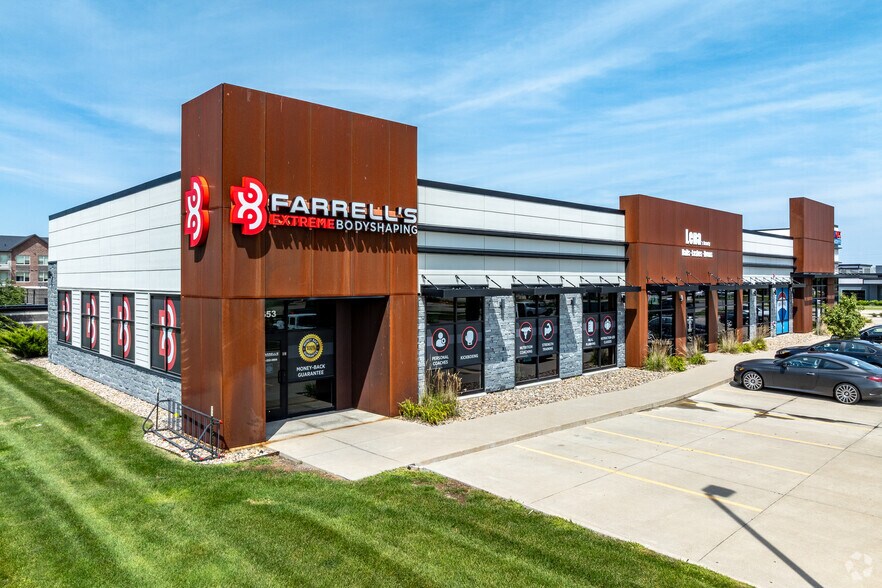 653 NE Venture Dr, Waukee, IA à louer - Photo de l’immeuble – Image 2 sur 5