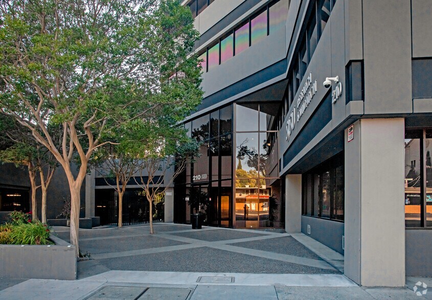 210 N 4th St, San Jose, CA à louer - Photo de l’immeuble – Image 3 sur 18