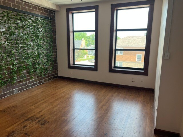 118 W Clark St, Crown Point, IN à louer - Photo de l’immeuble – Image 3 sur 12