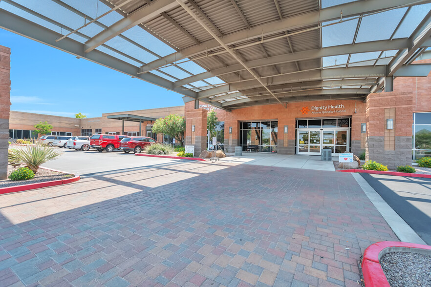 2905 W Warner Rd, Chandler, AZ à louer - Photo de l’immeuble – Image 3 sur 13