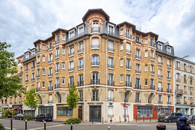 Plus de détails pour 34 Rue Yves Kermen, Boulogne-Billancourt - Local commercial à louer