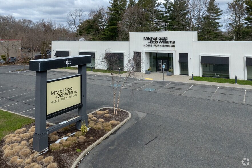 625 Worcester St, Natick, MA à louer - Photo de l’immeuble – Image 2 sur 6