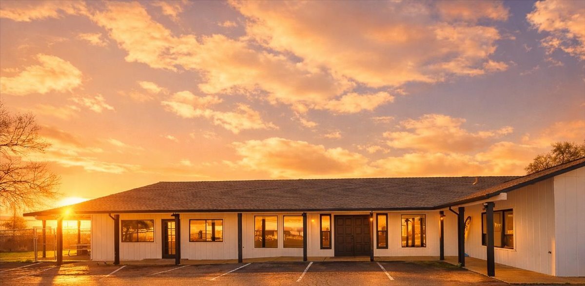 14326 Tuolumne Rd, Sonora, CA à vendre Photo principale– Image 1 sur 46