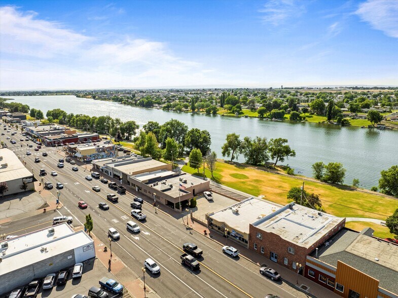 100 E Broadway Ave, Moses Lake, WA à vendre - Aérien – Image 2 sur 44
